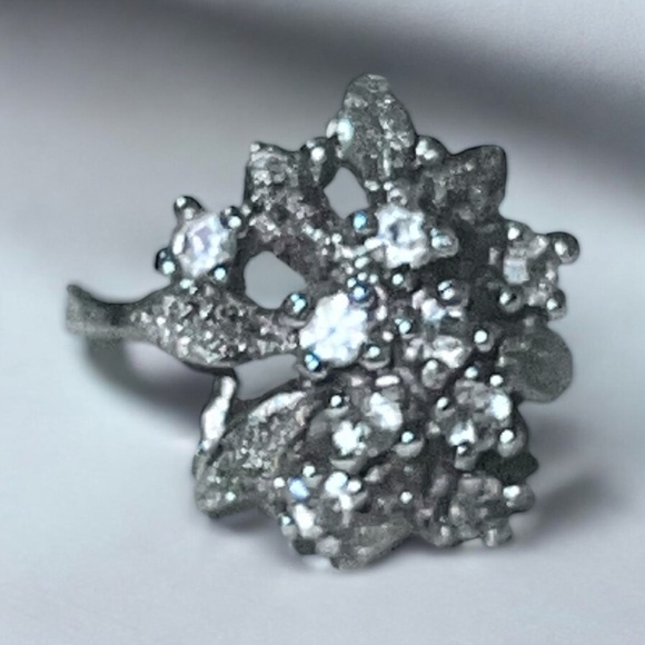 Vintage CZ Rhinestone Flower Cluster Ring Sz 5 - Picture 1 of 9